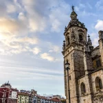 De kerk van San Antón in het centrum van Bilbao, Spanje, Europa