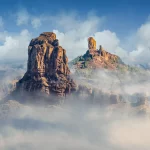 Landskab med Roque Bentayga og Roque Nublo i baggrunden, Gran Canaria, De Kanariske Øer, Spanien