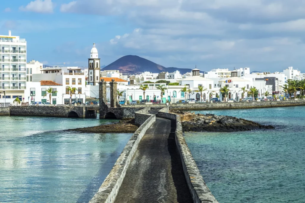 havsutsikt vid slottet San Gabriel och Arrrecife, Lanzarote, Kanarieöarna, Spanien