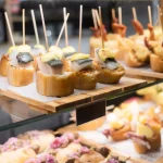 Spaanse tapasbar in Sevilla. Andalusië, Spanje
